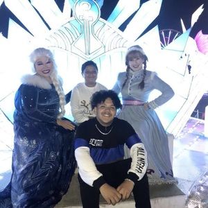 Meet your Posher, Johnluis